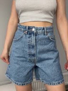 ZARA Mom Denim Long Shorts Light Wash Size 4-6
